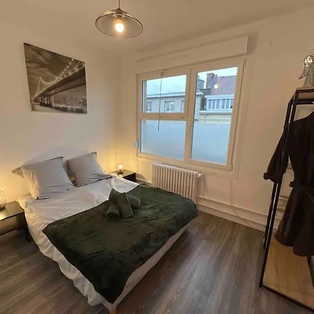 Centre Ville 2 Chambres 3 Voyageurs Tarif Long Sejour Διαμέρισμα *